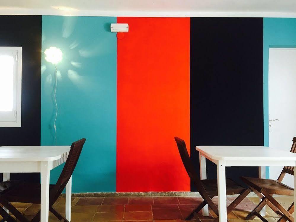 Cosmos Grand Hostal Sant Francesc de s'Estany Luaran gambar