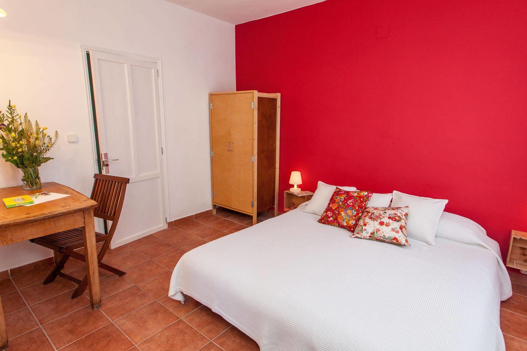 Cosmos Grand Hostal Sant Francesc de s'Estany Luaran gambar