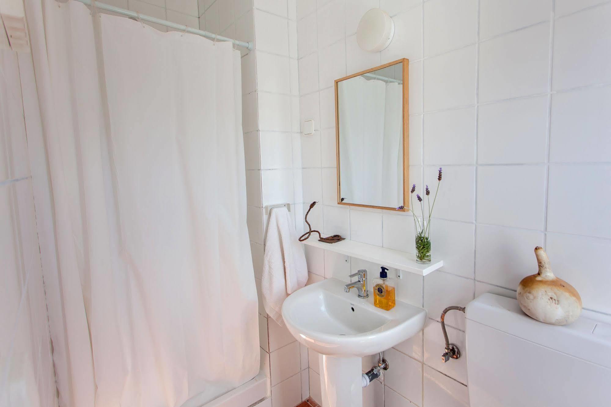 Cosmos Grand Hostal Sant Francesc de s'Estany Luaran gambar
